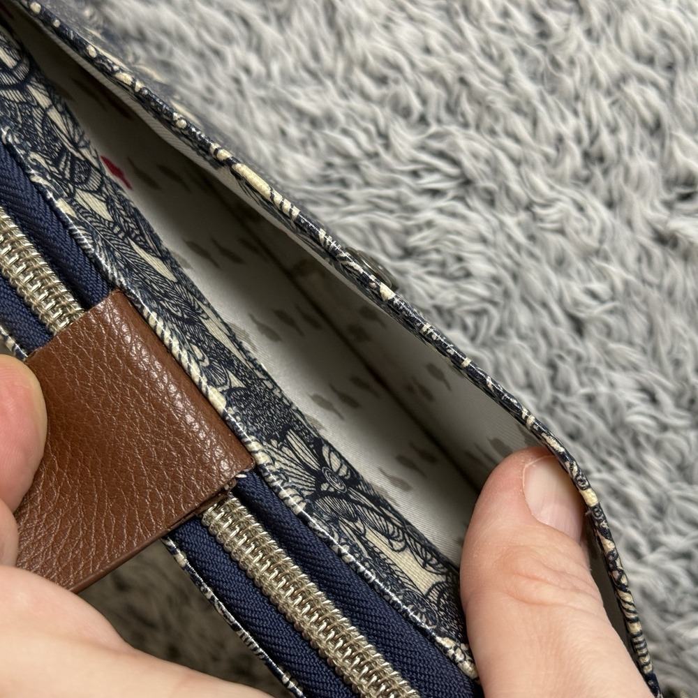 Sakroots Artist Circle Smartphone Crossbody in Coated Canvas - Picture 9 of 9